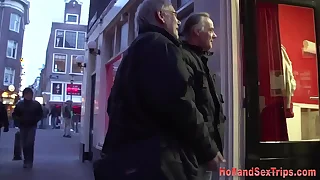 Grown-up hooker gets oral from client